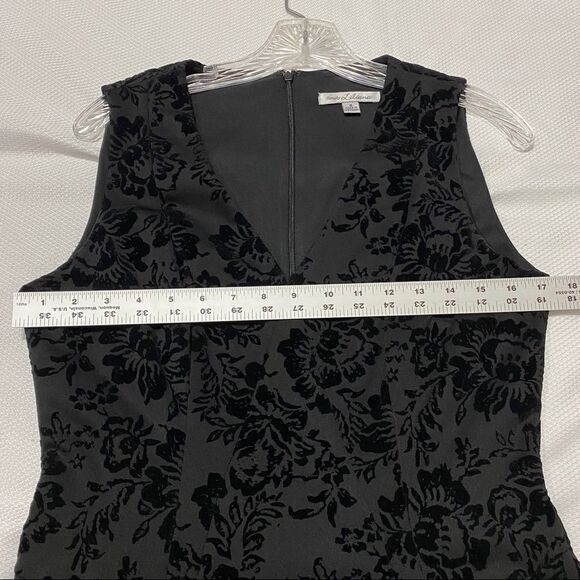 Simply Liliana Black Velvet Floral Print Dress‎ - Picture 4 of 8